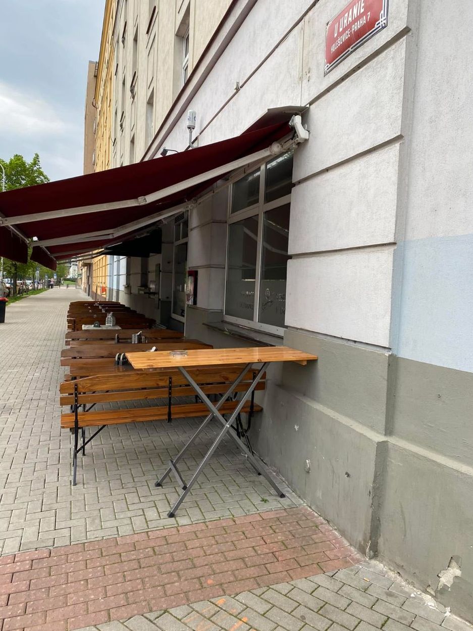Předzahrádka před restaurací